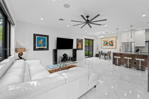 Adosado en venta en Fort Lauderdale, Florida, 4 dormitorios, 212.75 m2 № 783481 - foto 5