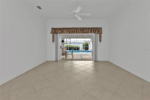 Villa ou maison à vendre à Port Charlotte, Floride: 3 chambres, 216.28 m2 № 1371127 - photo 12