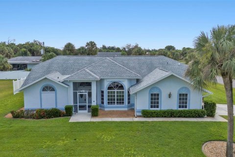 Villa ou maison à vendre à Port Charlotte, Floride: 3 chambres, 216.28 m2 № 1371127 - photo 1