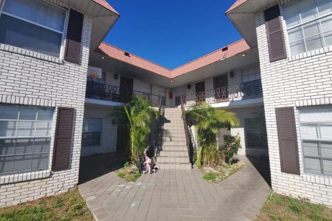 Copropriété à louer à Winter Haven, Floride: 2 chambres, 73.02 m2 № 1371165 - photo 1