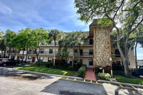 Copropriété à vendre à Tamarac, Floride: 2 chambres, 93.83 m2 № 1128014 - photo 12