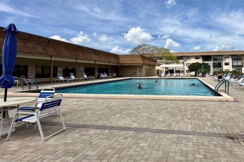 Copropriété à vendre à Tamarac, Floride: 2 chambres, 93.83 m2 № 1128014 - photo 9