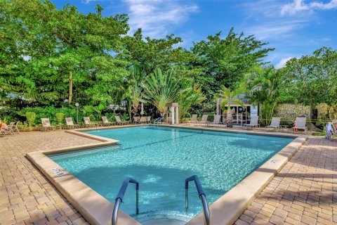 Condo in Pompano Beach, Florida, 1 bedroom  № 1128016 - photo 27