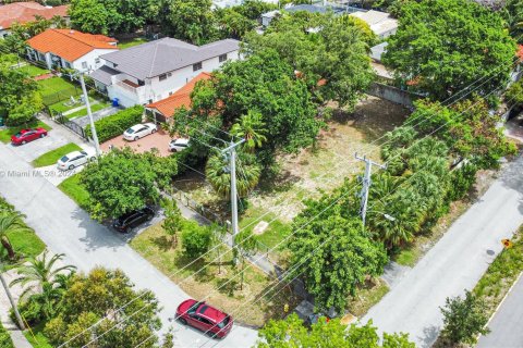 Terreno en venta en Miami, Florida № 1351655 - foto 1