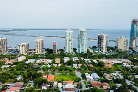 Terreno en venta en Miami, Florida № 1351655 - foto 12