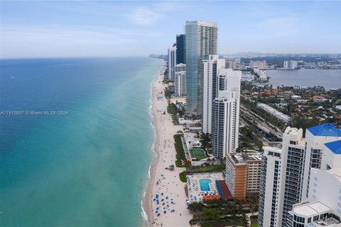 Hôtel, hôtellerie à vendre à Sunny Isles Beach, Floride: 33.44 m2 № 1120914 - photo 3