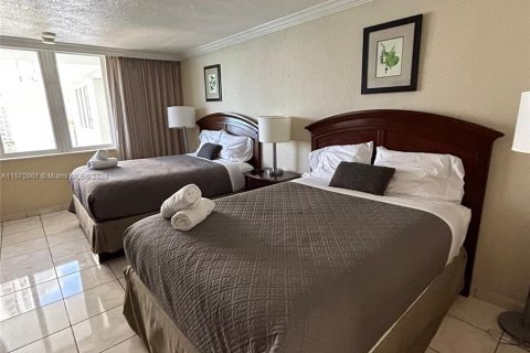 Hotel en venta en Sunny Isles Beach, Florida, 33.44 m2 № 1120914 - foto 7