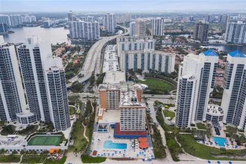 Hotel en venta en Sunny Isles Beach, Florida, 33.44 m2 № 1120914 - foto 5