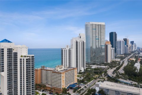 Hôtel, hôtellerie à vendre à Sunny Isles Beach, Floride: 33.44 m2 № 1120914 - photo 2