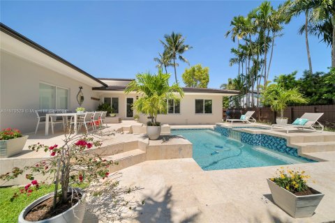 Casa en venta en Miami Shores, Florida, 3 dormitorios, 193.7 m2 № 1120953 - foto 2