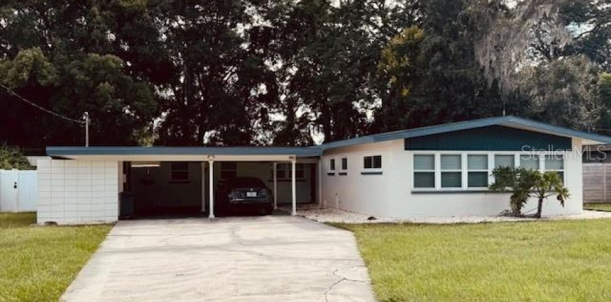 House in Maitland, Florida 3 bedrooms, 140.19 sq.m. № 1393968