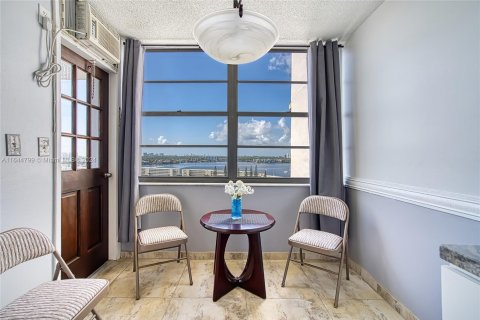 Condo in Aventura, Florida, 2 bedrooms  № 1327780 - photo 12