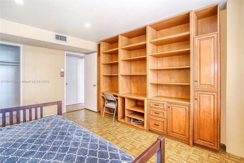 Condo in Aventura, Florida, 2 bedrooms  № 1327780 - photo 17