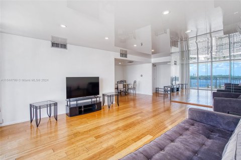 Condo in Aventura, Florida, 2 bedrooms  № 1327780 - photo 6