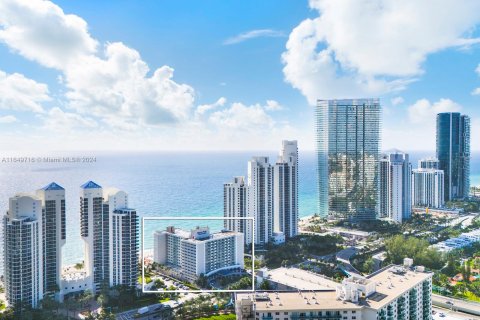 Copropriété à vendre à Sunny Isles Beach, Floride: 38.09 m2 № 1332701 - photo 1