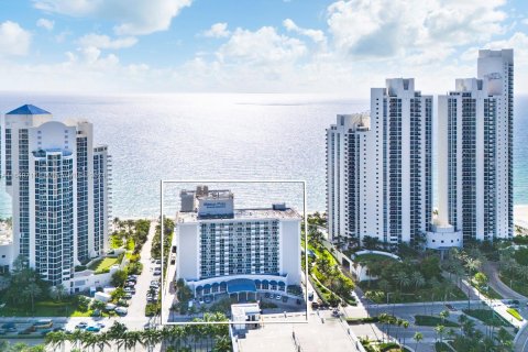 Condominio en venta en Sunny Isles Beach, Florida, 38.09 m2 № 1332701 - foto 10