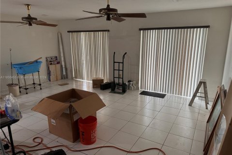 House in Miami, Florida 3 bedrooms, 149.76 sq.m. № 1332702 - photo 4