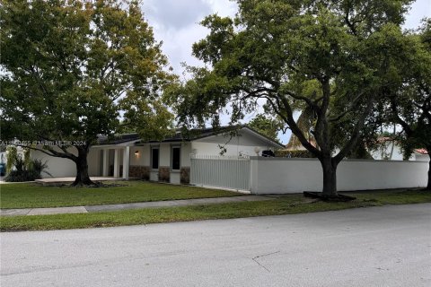 Villa ou maison à vendre à Miami, Floride: 3 chambres, 149.76 m2 № 1332702 - photo 2