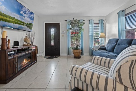 Villa ou maison à vendre à Orlando, Floride: 3 chambres, 92.9 m2 № 1400903 - photo 3