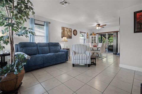 Casa en venta en Orlando, Florida, 3 dormitorios, 92.9 m2 № 1400903 - foto 5