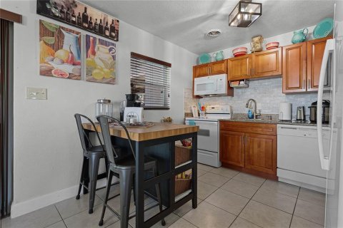 Casa en venta en Orlando, Florida, 3 dormitorios, 92.9 m2 № 1400903 - foto 8