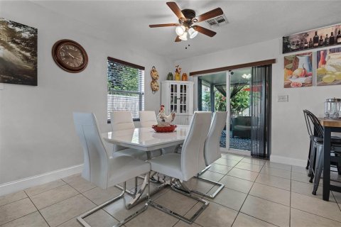 Casa en venta en Orlando, Florida, 3 dormitorios, 92.9 m2 № 1400903 - foto 7