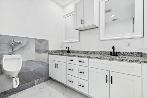 Casa en venta en Tampa, Florida, 4 dormitorios, 147.62 m2 № 1388988 - foto 16