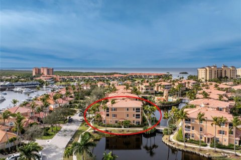 Copropriété à vendre à Punta Gorda, Floride: 3 chambres, 149.11 m2 № 933217 - photo 2