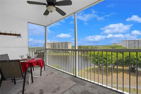 Copropriété à vendre à Pompano Beach, Floride: 3 chambres, 129.13 m2 № 1184549 - photo 22