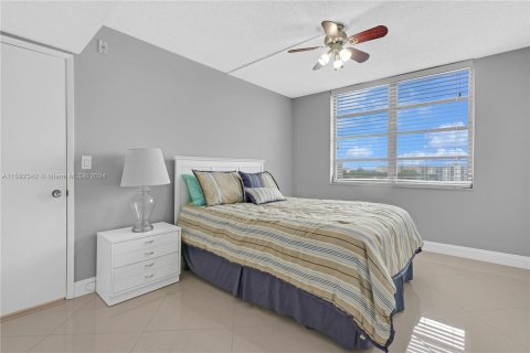 Copropriété à vendre à Pompano Beach, Floride: 3 chambres, 129.13 m2 № 1184549 - photo 19