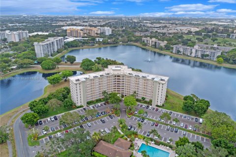 Copropriété à vendre à Pompano Beach, Floride: 3 chambres, 129.13 m2 № 1184549 - photo 1