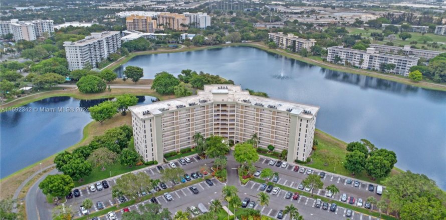 Condo in Pompano Beach, Florida, 3 bedrooms  № 1184549