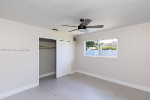 House in Lighthouse Point, Florida 3 bedrooms, 172.71 sq.m. № 1216846 - photo 13