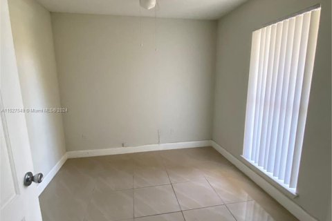 Condominio en venta en Coral Springs, Florida, 2 dormitorios, 91.04 m2 № 991296 - foto 11
