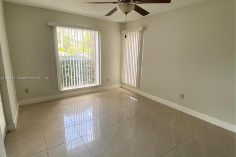 Condominio en venta en Coral Springs, Florida, 2 dormitorios, 91.04 m2 № 991296 - foto 14