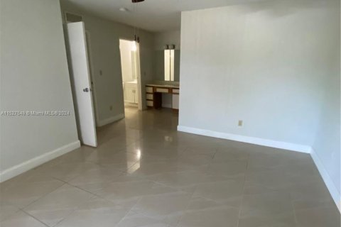 Condominio en venta en Coral Springs, Florida, 2 dormitorios, 91.04 m2 № 991296 - foto 5