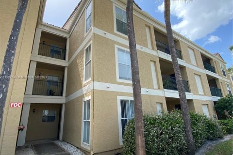 Condominio en venta en Coral Springs, Florida, 2 dormitorios, 91.04 m2 № 991296 - foto 1