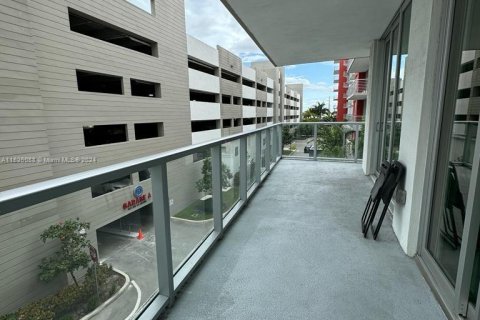Condominio en venta en Doral, Florida, 3 dormitorios, 124.4 m2 № 986673 - foto 20