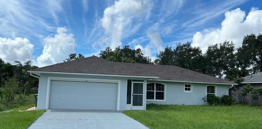 House in Deltona, Florida 3 bedrooms, 117.89 sq.m. № 1414913