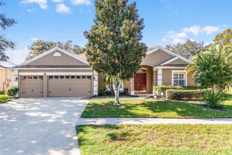 House in Clermont, Florida 4 bedrooms, 223.52 sq.m. № 1393335 - photo 1