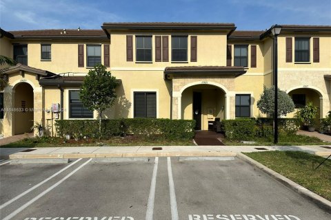 Touwnhouse à vendre à Hialeah, Floride: 3 chambres, 153.29 m2 № 1329417 - photo 2