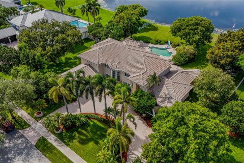 Villa ou maison à vendre à Davie, Floride: 6 chambres, 547.29 m2 № 1324646 - photo 1