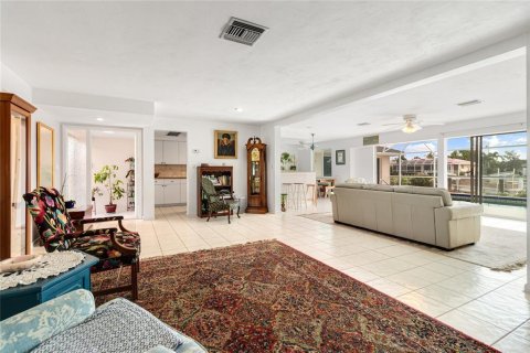 Casa en venta en Punta Gorda, Florida, 3 dormitorios, 185.25 m2 № 1089971 - foto 9