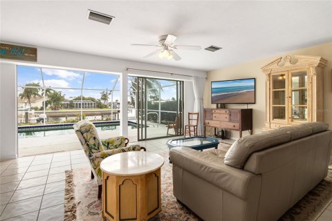 Casa en venta en Punta Gorda, Florida, 3 dormitorios, 185.25 m2 № 1089971 - foto 10