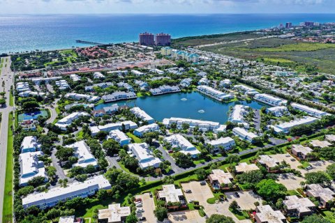 Townhouse in Jupiter, Florida 4 bedrooms, 176.89 sq.m. № 1217685 - photo 5