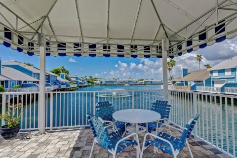 Townhouse in Jupiter, Florida 4 bedrooms, 176.89 sq.m. № 1217685 - photo 8