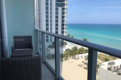 Condominio en venta en Hollywood, Florida, 1 dormitorio, 60.67 m2 № 1348237 - foto 16