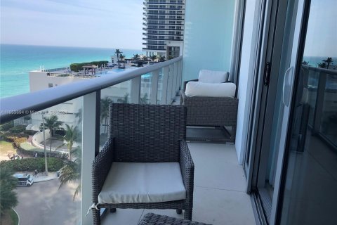 Condominio en venta en Hollywood, Florida, 1 dormitorio, 60.67 m2 № 1348237 - foto 15