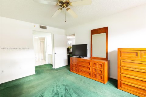 Condominio en venta en Pembroke Pines, Florida, 2 dormitorios, 112.13 m2 № 1348286 - foto 16