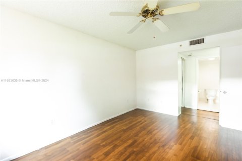 Condominio en venta en Pembroke Pines, Florida, 2 dormitorios, 112.13 m2 № 1348286 - foto 17